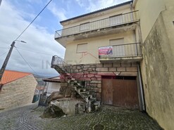 Moradia - Anelhe, Chaves, Vila Real