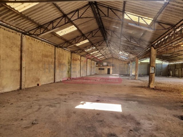 Armazém - Vilarinho do Bairro, Anadia, Aveiro - Imagem grande