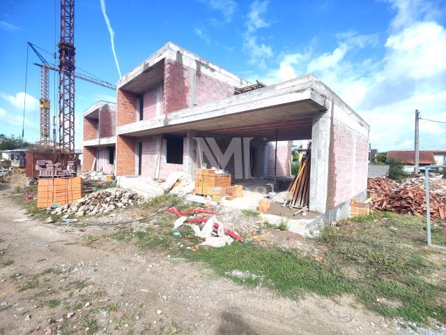 Moradia T3 - Correlh�, Ponte de Lima, Viana do Castelo - Imagem grande