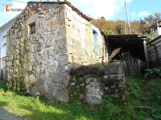 Moradia - Britelo (So Martinho), Ponte da Barca, Viana do Castelo - Imagem grande