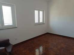 Apartamento T4 - Jardim Publico, Covilh, Castelo Branco - Miniatura: 4/10