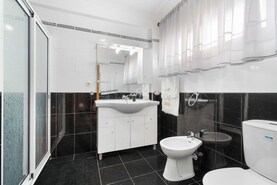 Moradia T4 - Ponta Delgada, S�o Vicente, Ilha da Madeira - Miniatura: 18/78