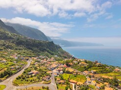 Moradia T4 - Ponta Delgada, S�o Vicente, Ilha da Madeira - Miniatura: 70/78