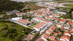Moradia T3 - Faj de Baixo, Ponta Delgada, Ilha de S.Miguel - Miniatura: 1/30