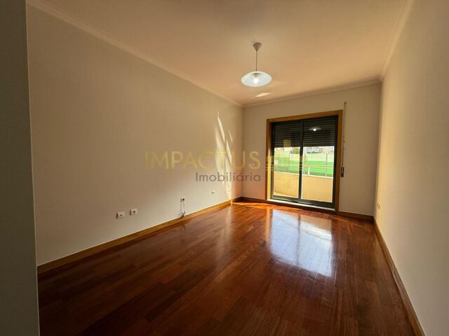 Apartamento T3 - Vila Nova de Famalic�o, Vila Nova de Famalic�o, Braga - Imagem grande