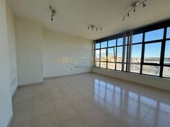 Escrit�rio - Castelo da Maia, Maia, Porto