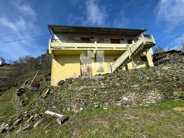 Moradia T2 - Fontes, Santa Marta de Penagui�o, Vila Real - Imagem grande