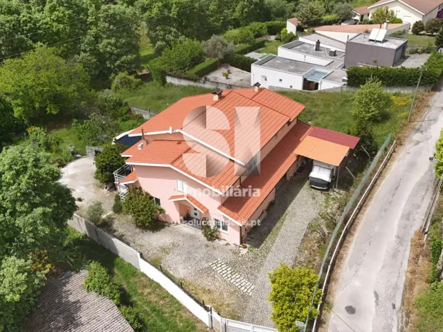 Moradia T0 - Adoufe e Vilarinho de Samard�, Vila Real, Vila Real