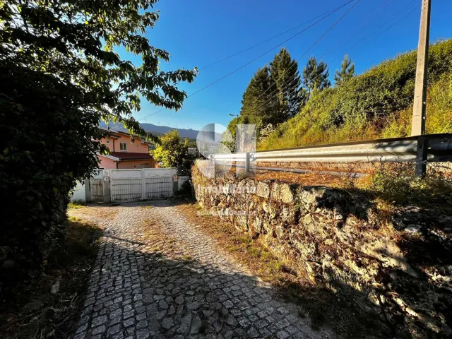 Moradia T0 - Adoufe e Vilarinho de Samard�, Vila Real, Vila Real - Miniatura: 1/49