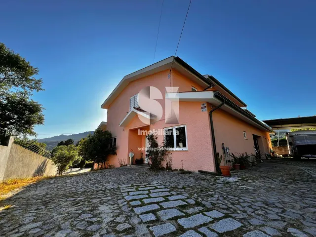 Moradia T0 - Adoufe e Vilarinho de Samard�, Vila Real, Vila Real - Miniatura: 2/49