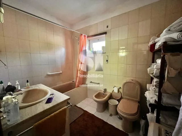 Moradia T0 - Adoufe e Vilarinho de Samard�, Vila Real, Vila Real - Miniatura: 24/49