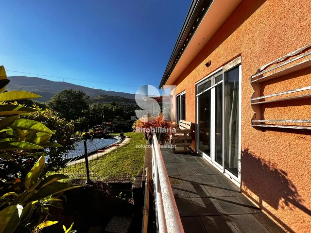 Moradia T0 - Adoufe e Vilarinho de Samard�, Vila Real, Vila Real - Miniatura: 36/49