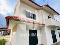 Moradia T4 - Lordelo, Vila Real, Vila Real - Miniatura: 32/32