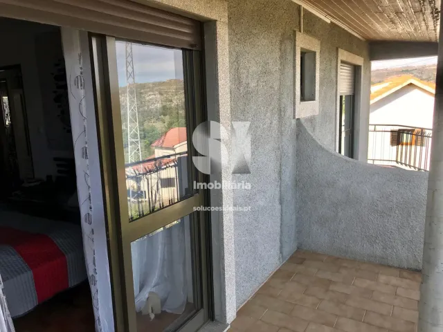 Moradia - Adoufe e Vilarinho de Samard�, Vila Real, Vila Real - Miniatura: 40/49