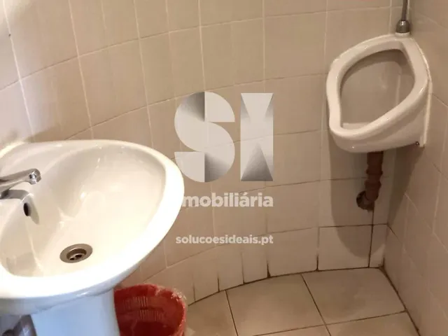 Com�rcio T0 - Santo Ant�nio dos Olivais, Coimbra, Coimbra - Miniatura: 3/5