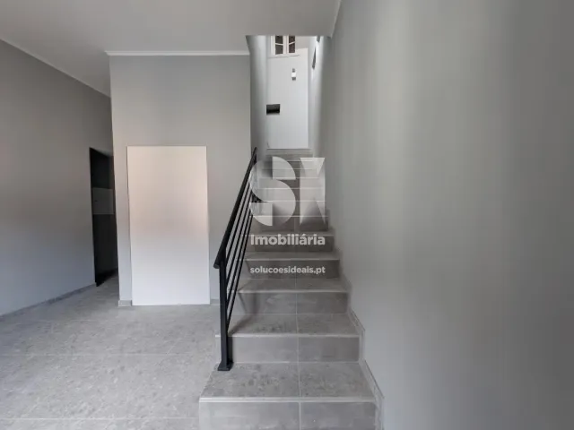 Pr�dio T0 - Vila Cova do Alva, Arganil, Coimbra - Miniatura: 14/38