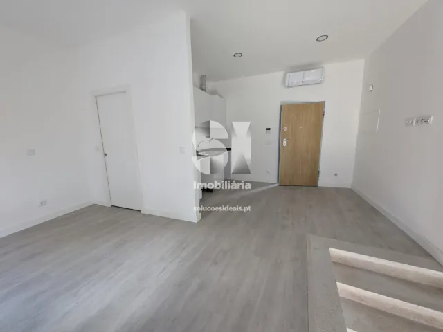 Pr�dio T0 - Vila Cova do Alva, Arganil, Coimbra - Miniatura: 21/38