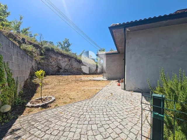 Moradia T3 - Couto de Baixo, Viseu, Viseu - Miniatura: 1/38