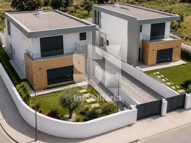 Moradia T4 - N�o Definido, N�o Definido, N�o Definido - Imagem grande
