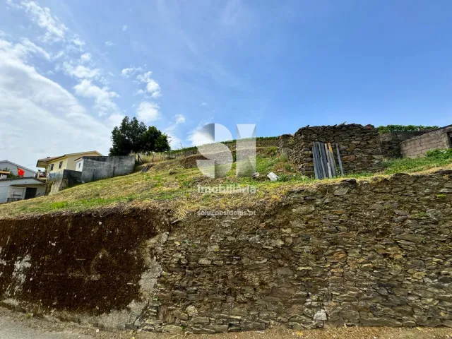 Terreno Urbano T0 - Sever, Santa Marta de Penagui�o, Vila Real