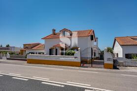 Moradia T4 - Alfeizero, Alcobaa, Leiria