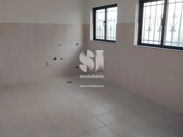 Com�rcio T0 - S�o Mamede de Infesta, Matosinhos, Porto