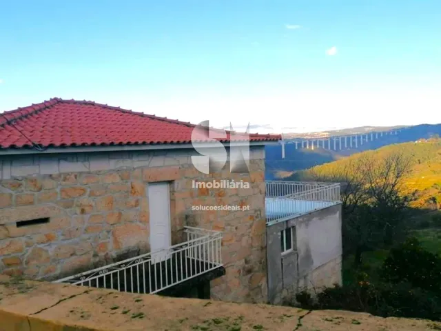 Moradia T4 - Cumieira, Santa Marta de Penagui�o, Vila Real