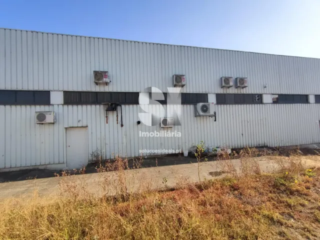 Armaz�m T0 - Santo Tirso, Santo Tirso, Porto - Miniatura: 1/37