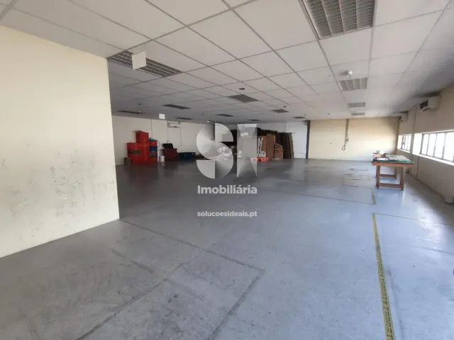 Armaz�m T0 - Santo Tirso, Santo Tirso, Porto - Miniatura: 5/37