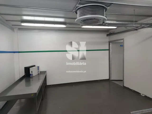 Armaz�m T0 - Santo Tirso, Santo Tirso, Porto - Miniatura: 18/37