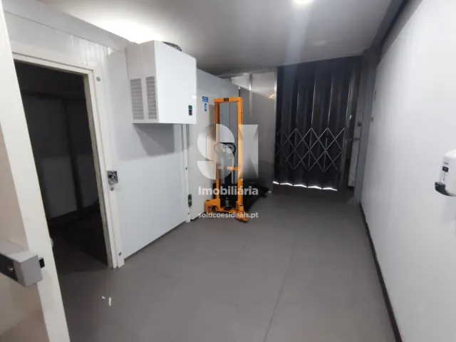 Armaz�m T0 - Santo Tirso, Santo Tirso, Porto - Miniatura: 31/37