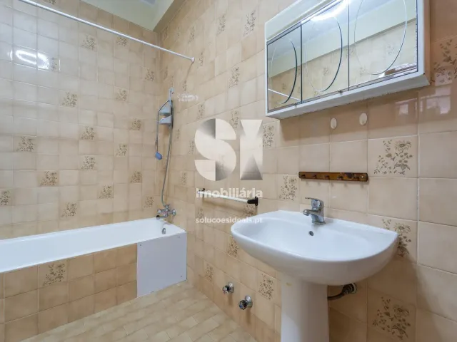 Moradia > T6 - Vieira de Leiria, Marinha Grande, Leiria - Miniatura: 6/35