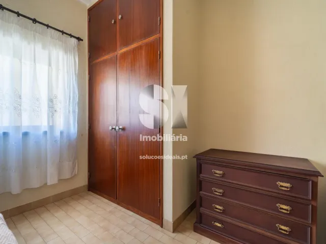 Moradia > T6 - Vieira de Leiria, Marinha Grande, Leiria - Miniatura: 12/35