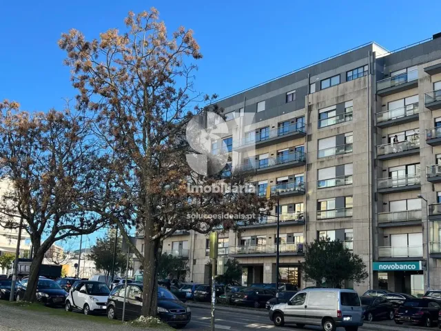 Com�rcio T0 - Santo Ant�nio dos Olivais, Coimbra, Coimbra - Miniatura: 1/1