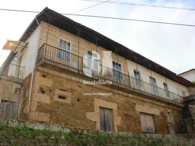 Moradia T2 - Sanfins do Douro, Alij�, Vila Real - Imagem grande