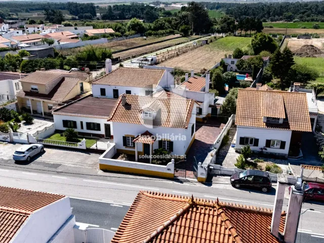 Moradia T4 - Alfeizer�o, Alcoba�a, Leiria