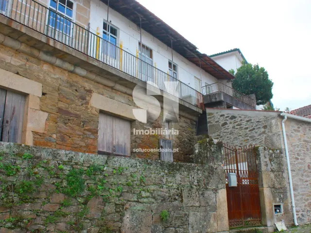 Moradia T2 - Sanfins do Douro, Alij�, Vila Real - Miniatura: 1/29