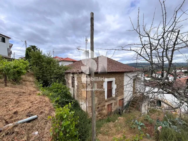 Moradia T2 - Sanfins do Douro, Alij�, Vila Real - Miniatura: 5/29