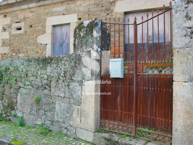 Moradia T2 - Sanfins do Douro, Alij�, Vila Real - Miniatura: 6/29