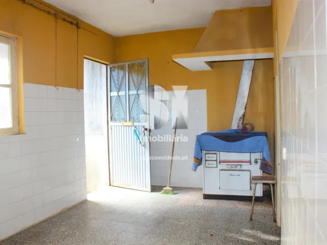 Moradia T2 - Sanfins do Douro, Alij�, Vila Real - Miniatura: 24/29