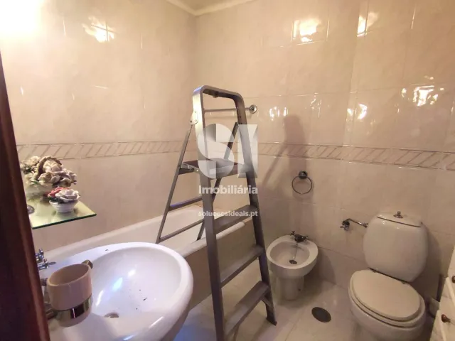 Moradia T6 - Nogueira, Maia, Porto - Miniatura: 17/20