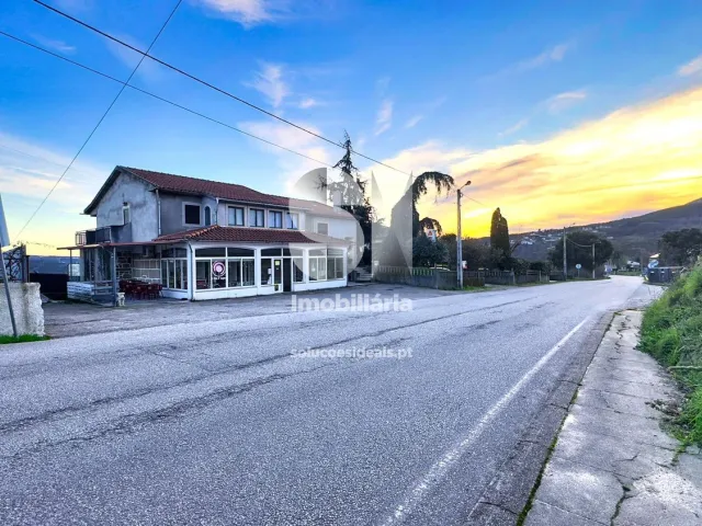 Moradia T5 - Adoufe e Vilarinho de Samard�, Vila Real, Vila Real - Miniatura: 1/49