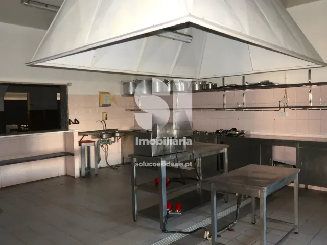 Bar/Restaurante T0 - S�o Martinho da Corti�a, Arganil, Coimbra - Miniatura: 1/37