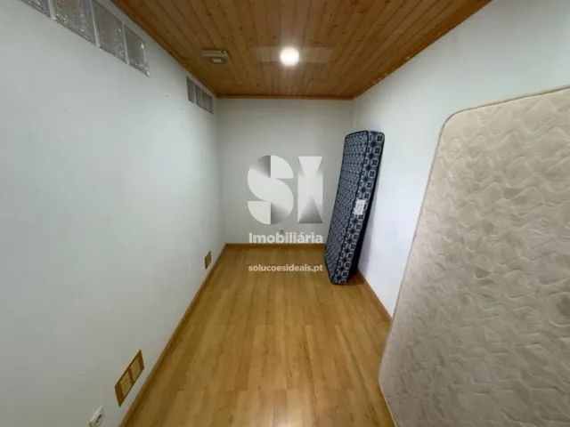 Com�rcio T0 - Vila Real, Vila Real, Vila Real - Miniatura: 8/10