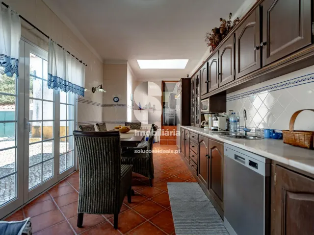 Moradia T4 - Alfeizer�o, Alcoba�a, Leiria - Miniatura: 16/29