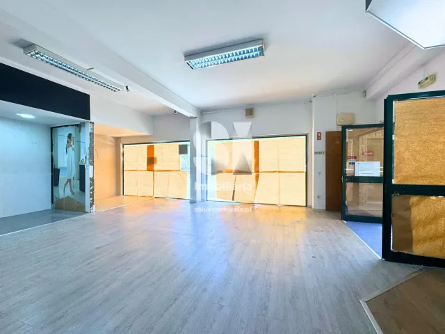 Com�rcio T0 - Torres Vedras, Torres Vedras, Lisboa - Miniatura: 10/37