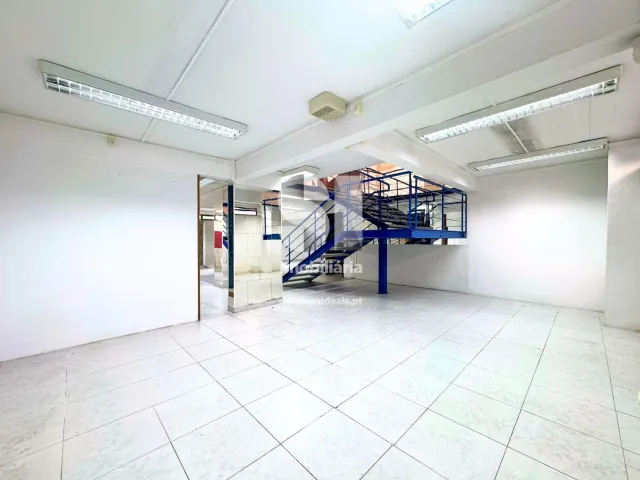 Com�rcio T0 - Torres Vedras, Torres Vedras, Lisboa - Miniatura: 20/37