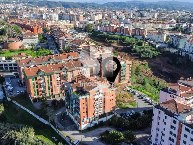 Com�rcio T0 - Santo Ant�nio dos Olivais, Coimbra, Coimbra - Miniatura: 1/16