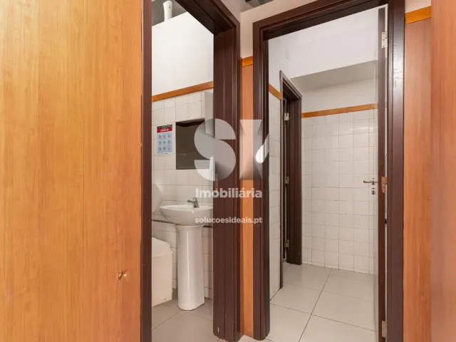 Com�rcio T0 - Santo Ant�nio dos Olivais, Coimbra, Coimbra - Miniatura: 12/16