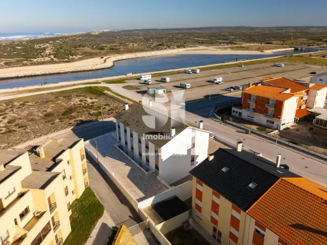 Moradia > T6 - Vieira de Leiria, Marinha Grande, Leiria - Miniatura: 3/49